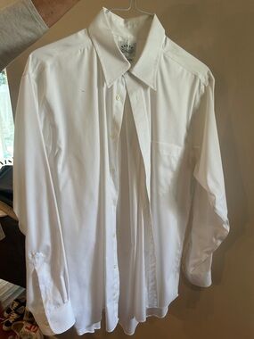 Classic White Men's Dress Shirt - Unbranded